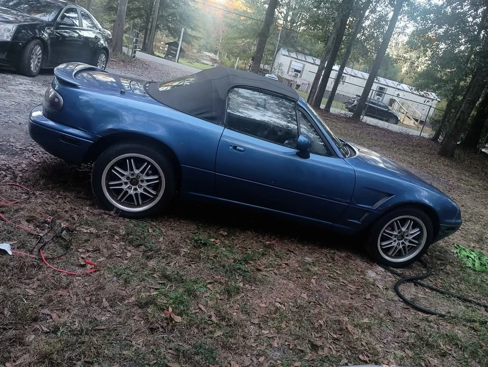 1991 Mazda NA MX-5 Miata - Image 9 of 11