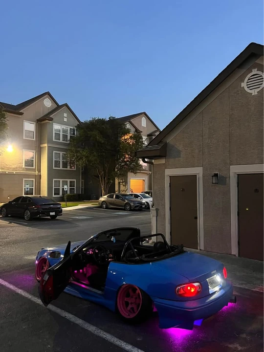 1991 Mazda NA MX-5 Miata - Image 2 of 3