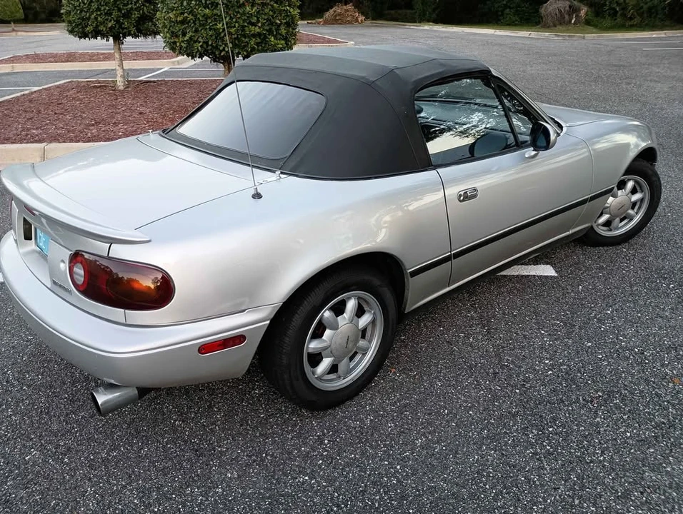 1991 Mazda NA MX-5 Miata - Image 4 of 10
