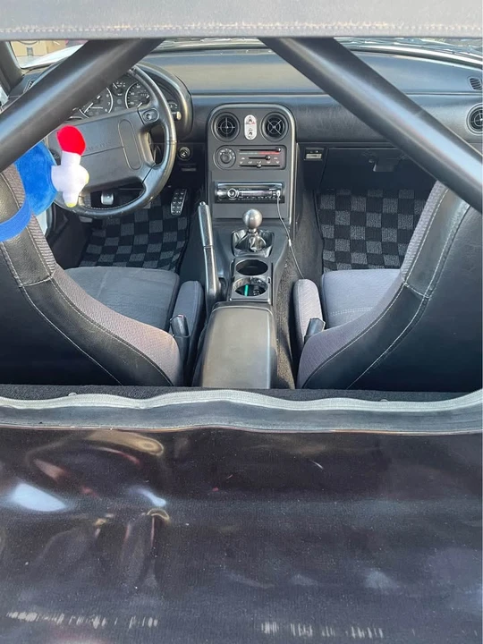 1991 Mazda NA MX-5 Miata - Image 6 of 12