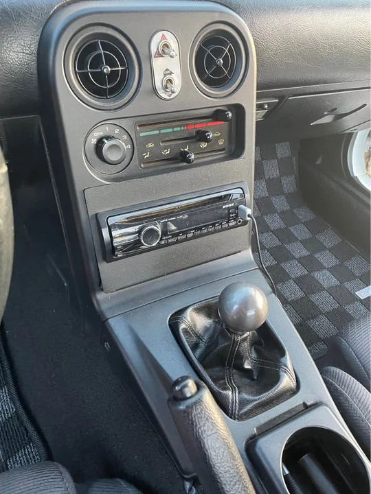 1991 Mazda NA MX-5 Miata - Image 3 of 12