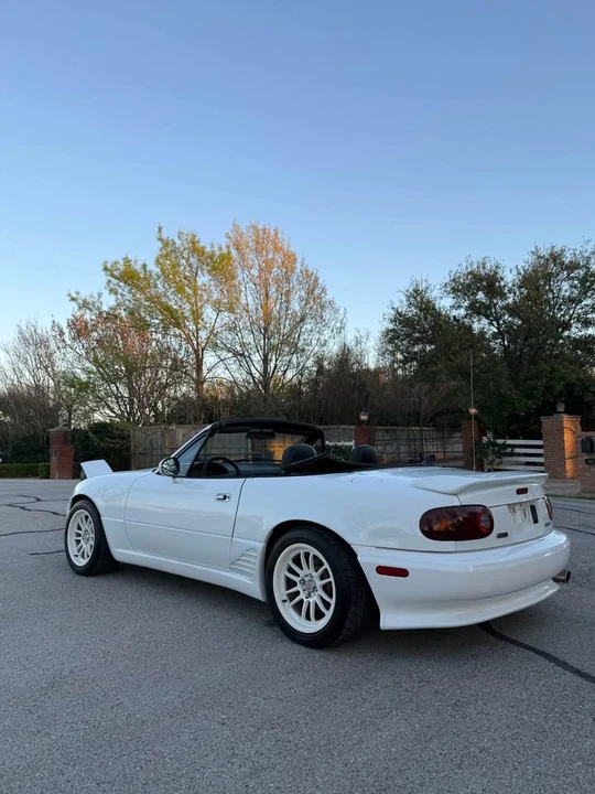 1991 Mazda NA MX-5 Miata - Image 16 of 17