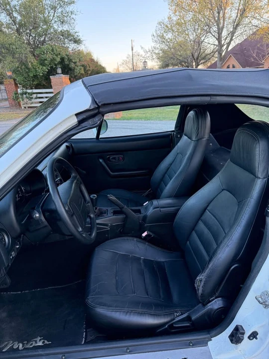 1991 Mazda NA MX-5 Miata - Image 9 of 17