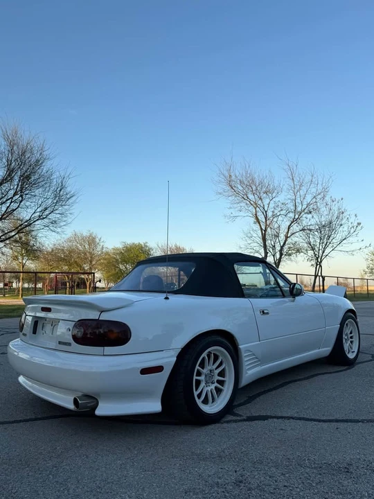 1991 Mazda NA MX-5 Miata - Image 5 of 17