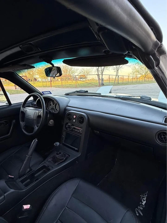 1991 Mazda NA MX-5 Miata - Image 11 of 17