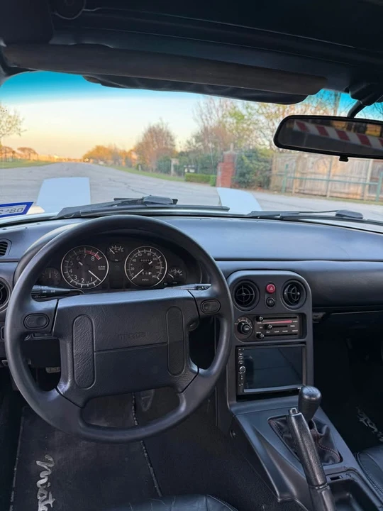 1991 Mazda NA MX-5 Miata - Image 8 of 17