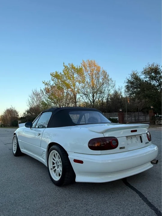 1991 Mazda NA MX-5 Miata - Image 3 of 17