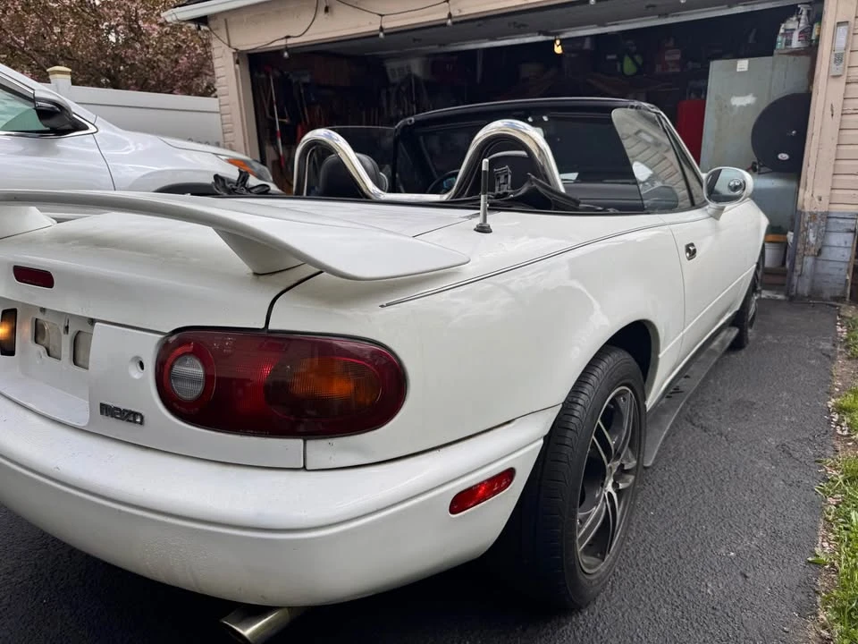 1991 Mazda NA MX-5 Miata - Image 12 of 16