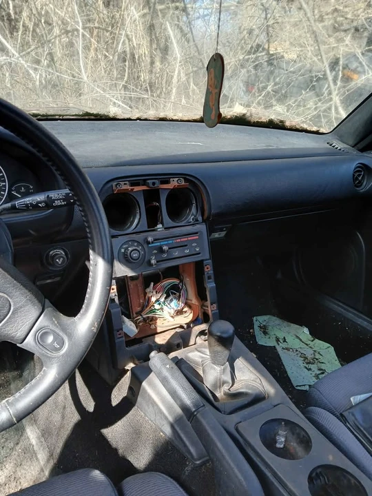 1991 Mazda NA MX-5 Miata - Image 11 of 12
