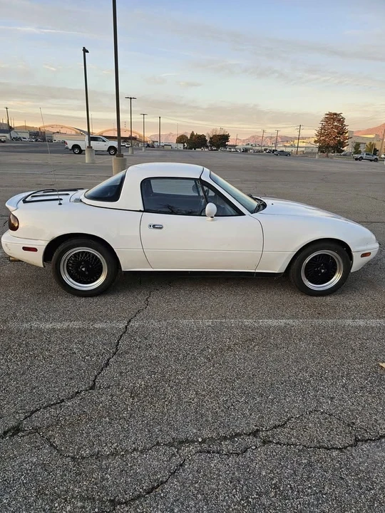1991 Mazda NA MX-5 Miata - Image 4 of 8