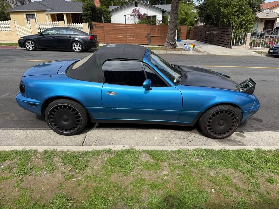 1991 Mazda NA MX-5 Miata - Image 2 of 15