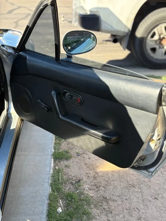 1991 Mazda NA MX-5 Miata - Image 6 of 10
