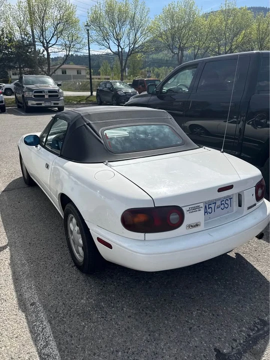 1991 Mazda NA MX-5 Miata - Image 2 of 3