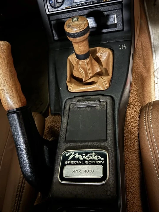 1991 Mazda NA MX-5 Miata - Image 16 of 17