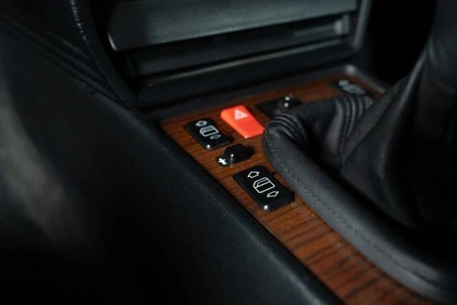 1991 Mercedes-Benz 190E 2.5-16 Evolution II - Image 19 of 21