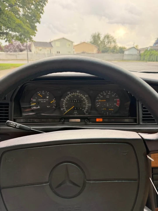 1991 Mercedes-Benz 190E - Image 8 of 8