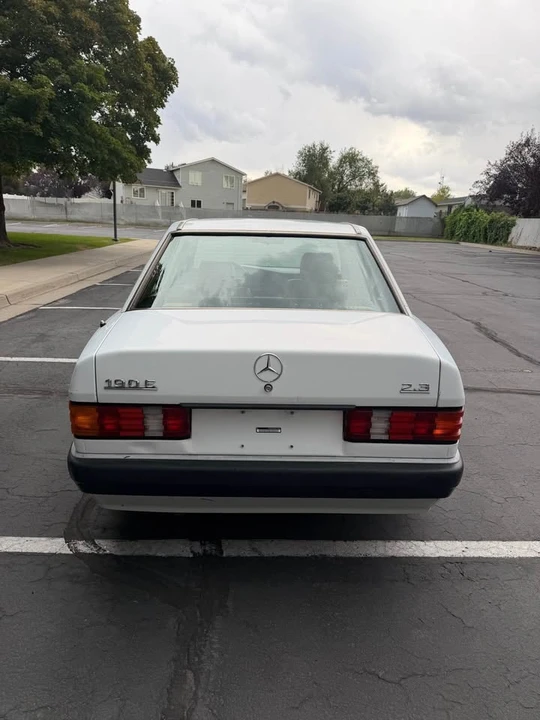 1991 Mercedes-Benz 190E - Image 4 of 8