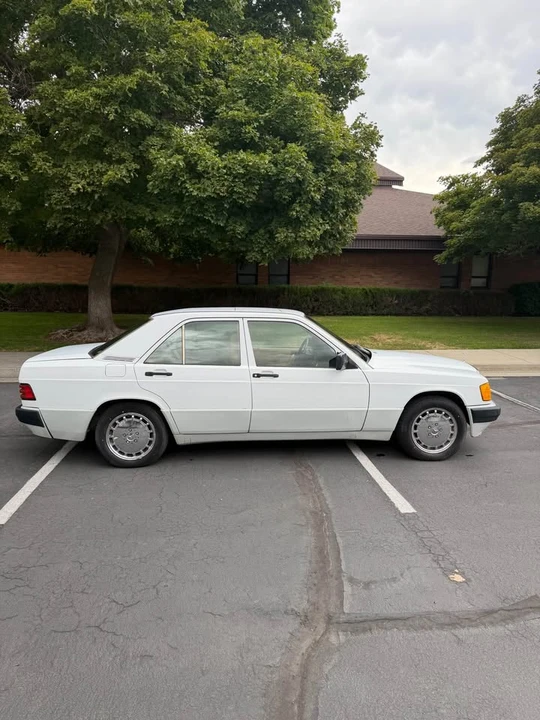 1991 Mercedes-Benz 190E - Image 3 of 8