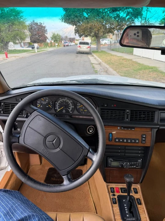 1991 Mercedes-Benz 190E - Image 2 of 7