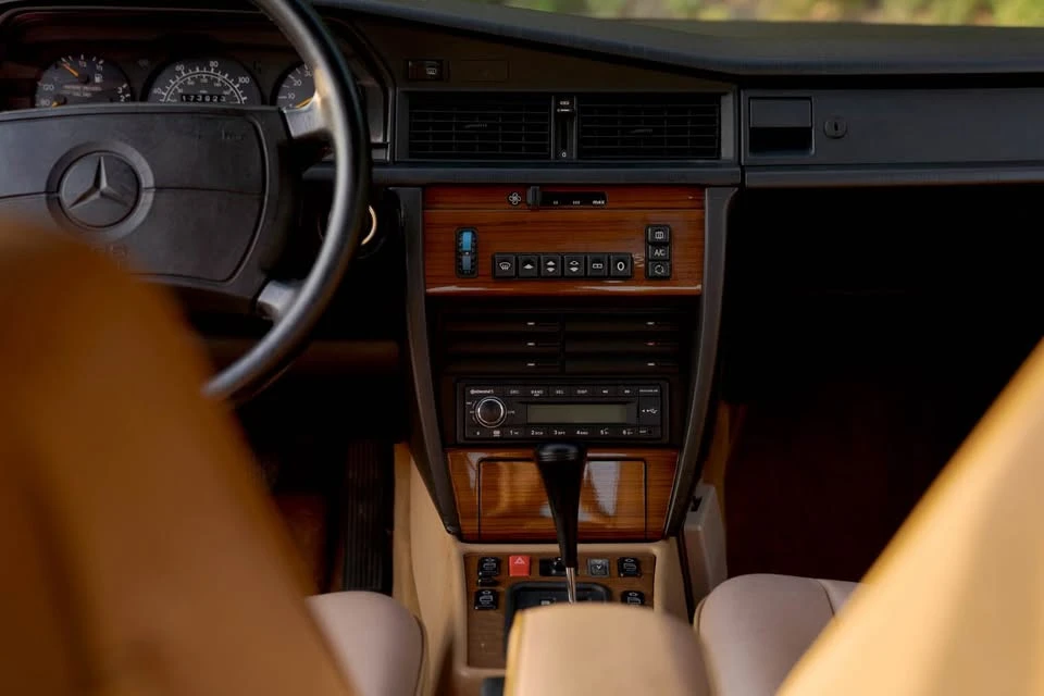 1991 Mercedes-Benz 190E - Image 14 of 16