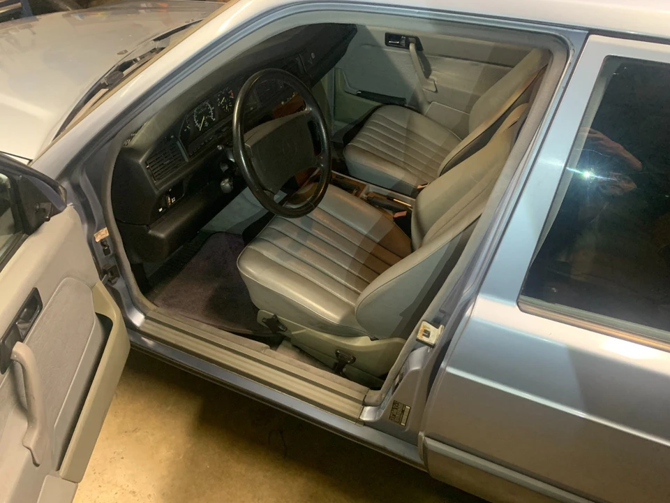 1991 Mercedes-Benz 190E - Image 7 of 17