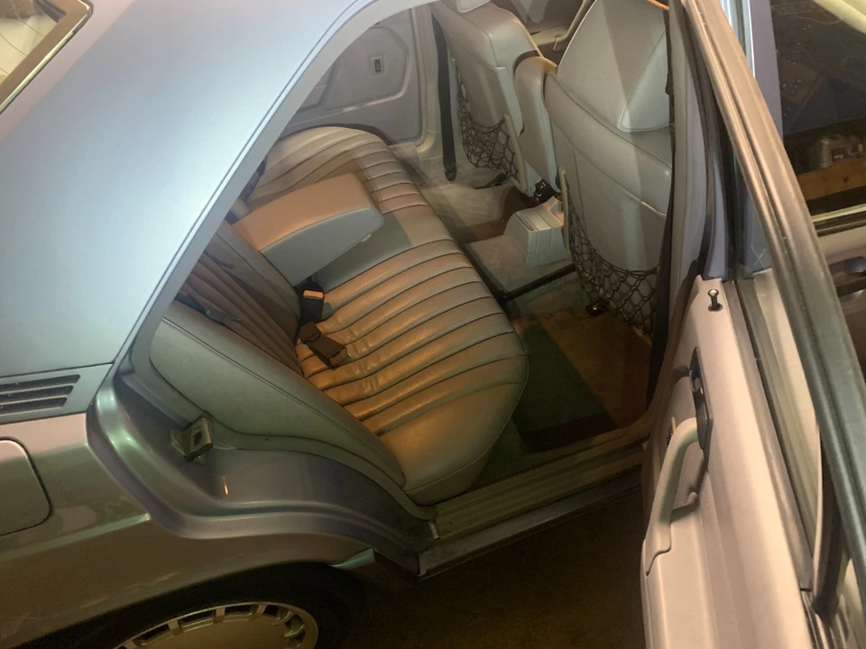 1991 Mercedes-Benz 190E - Image 3 of 17