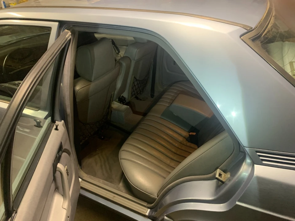 1991 Mercedes-Benz 190E - Image 2 of 17