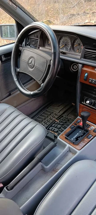 1991 Mercedes-Benz 190E - Image 3 of 7