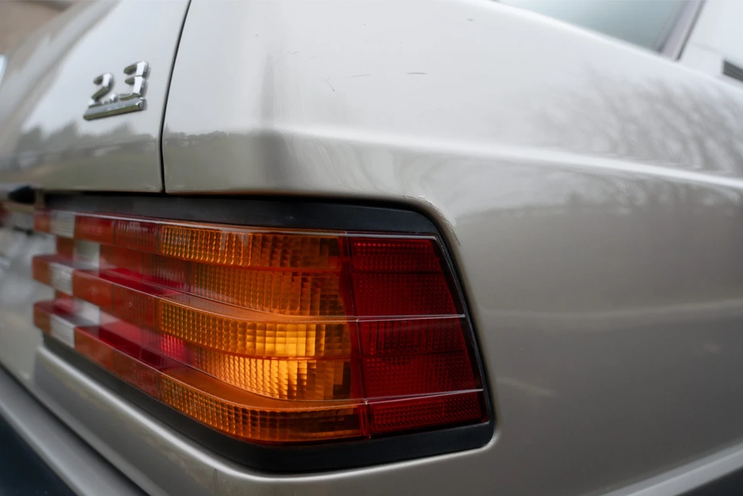 1991 Mercedes-Benz 190E - Image 29 of 31