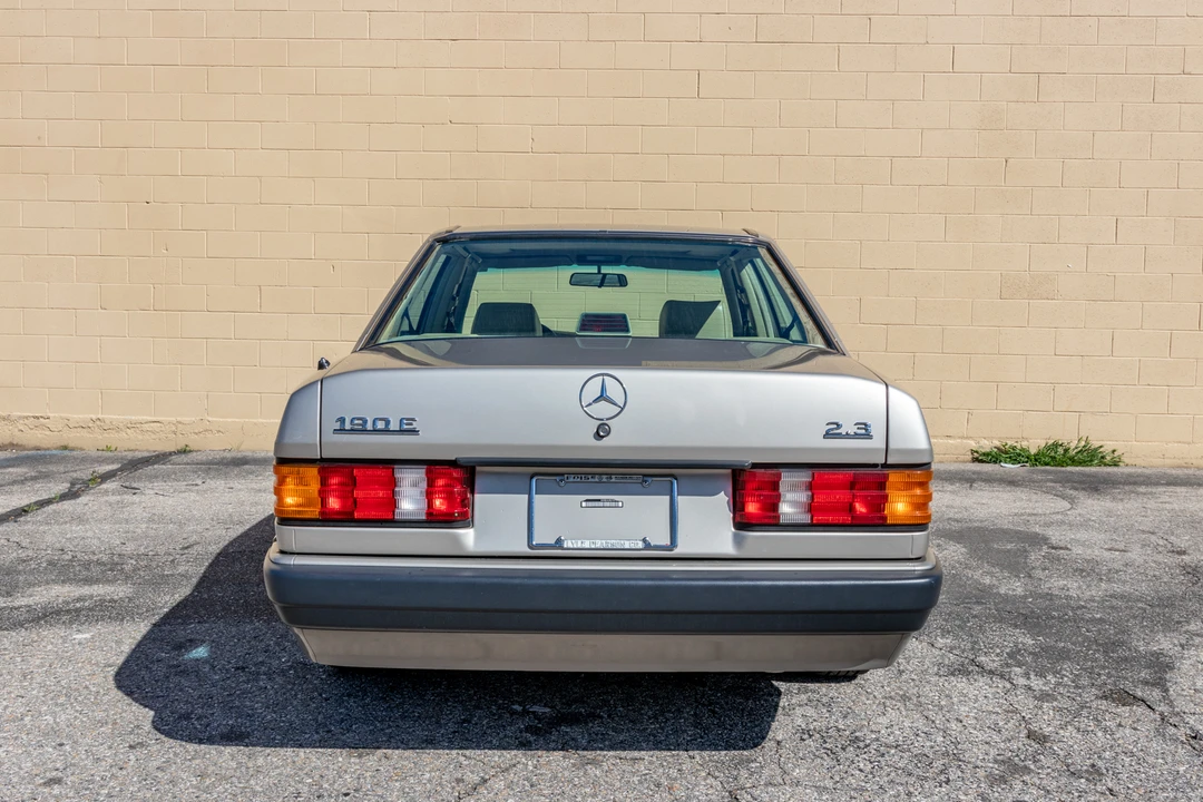 1991 Mercedes-Benz 190E - Image 8 of 31