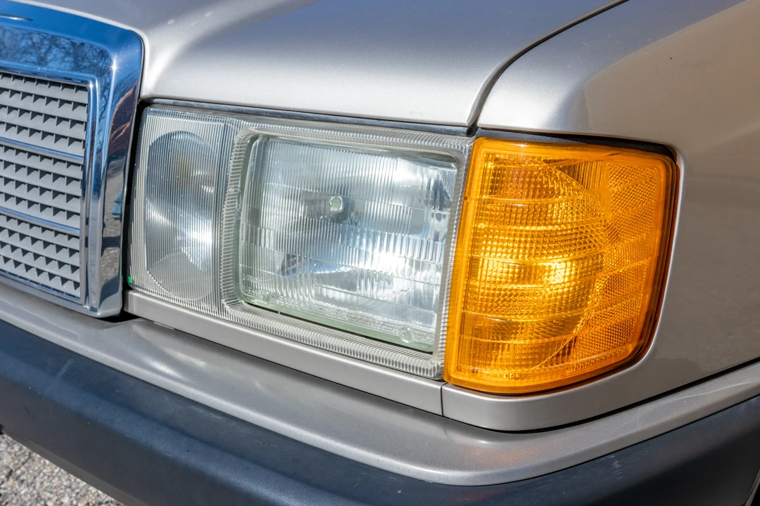 1991 Mercedes-Benz 190E - Image 18 of 31