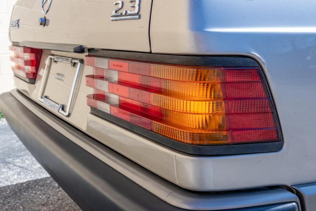 1991 Mercedes-Benz 190E - Image 29 of 31