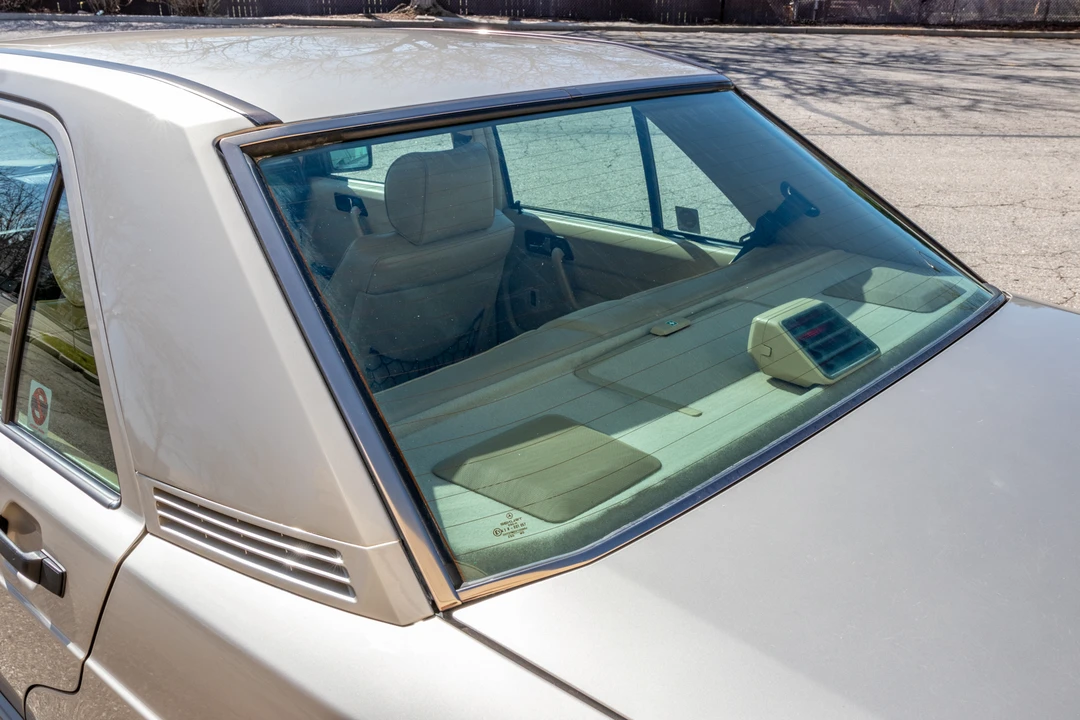 1991 Mercedes-Benz 190E - Image 24 of 31
