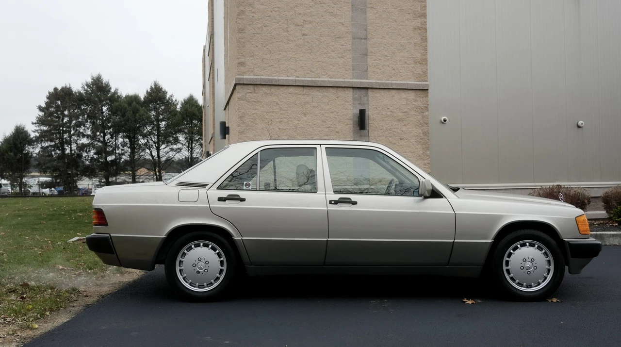 1991 Mercedes-Benz 190E - Image 5 of 31