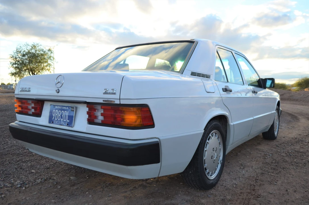 1991 Mercedes-Benz 190E - Image 14 of 31