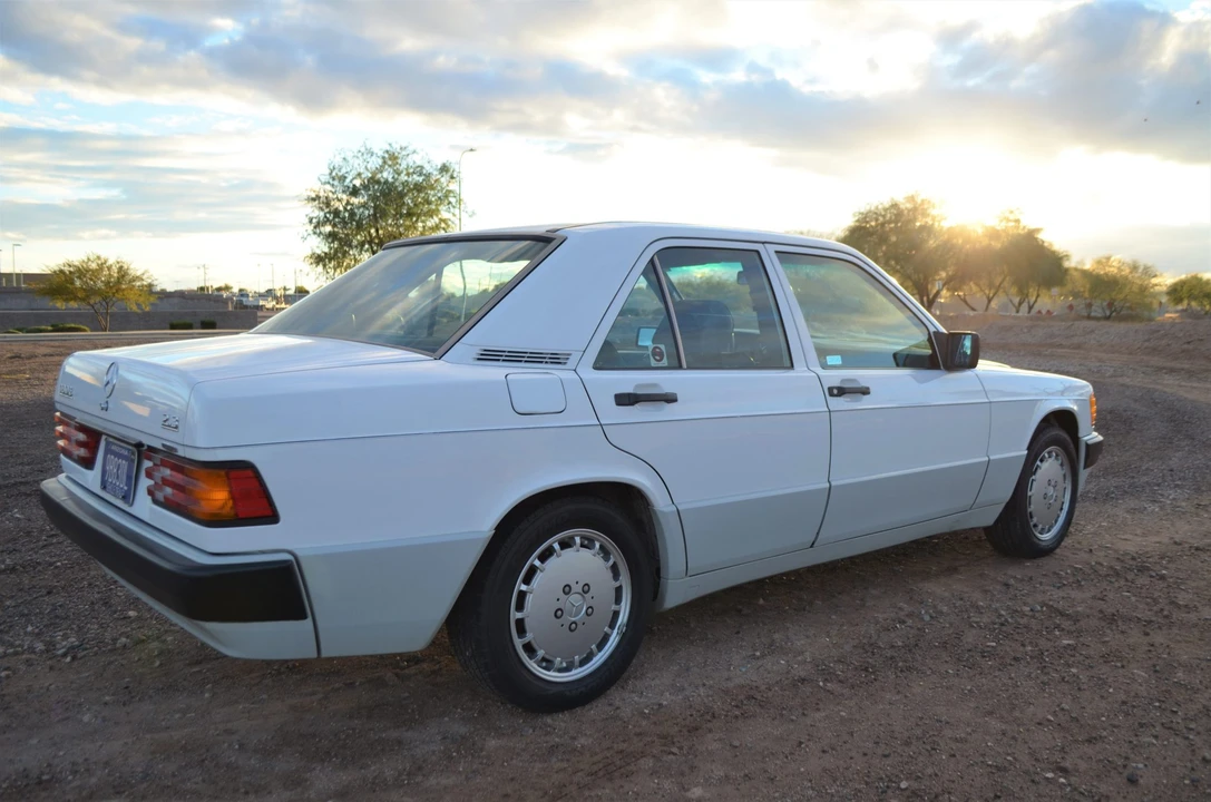 1991 Mercedes-Benz 190E - Image 13 of 31