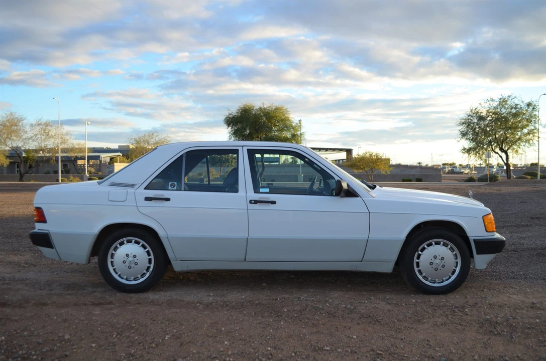 1991 Mercedes-Benz 190E - Image 11 of 31