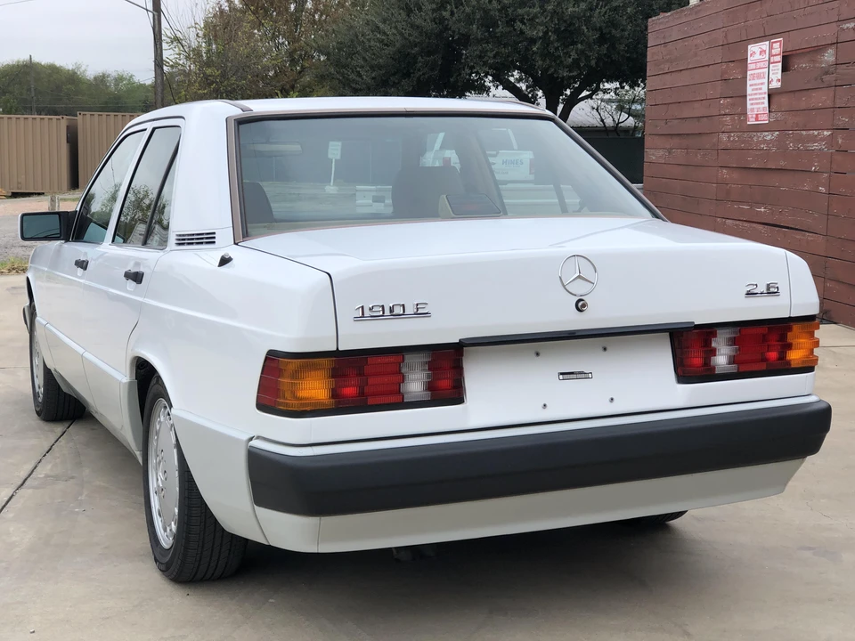 1991 Mercedes-Benz 190E - Image 9 of 31