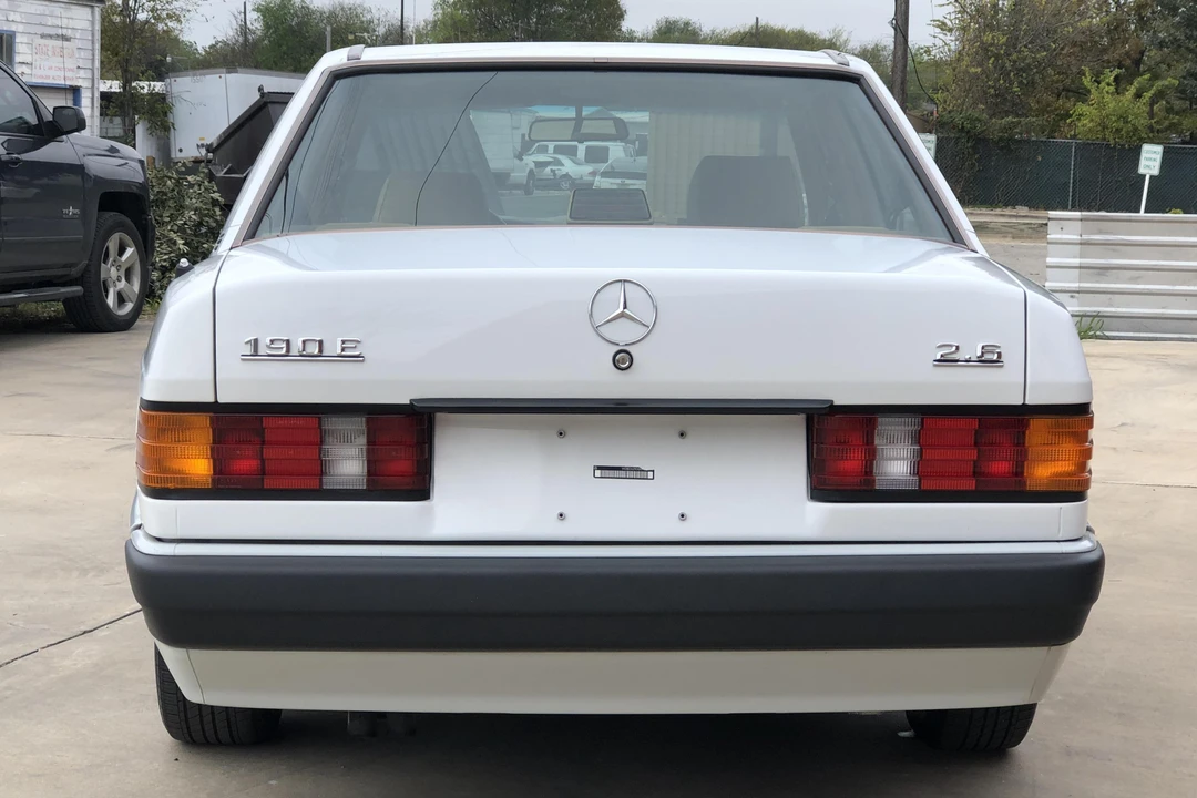 1991 Mercedes-Benz 190E - Image 5 of 31