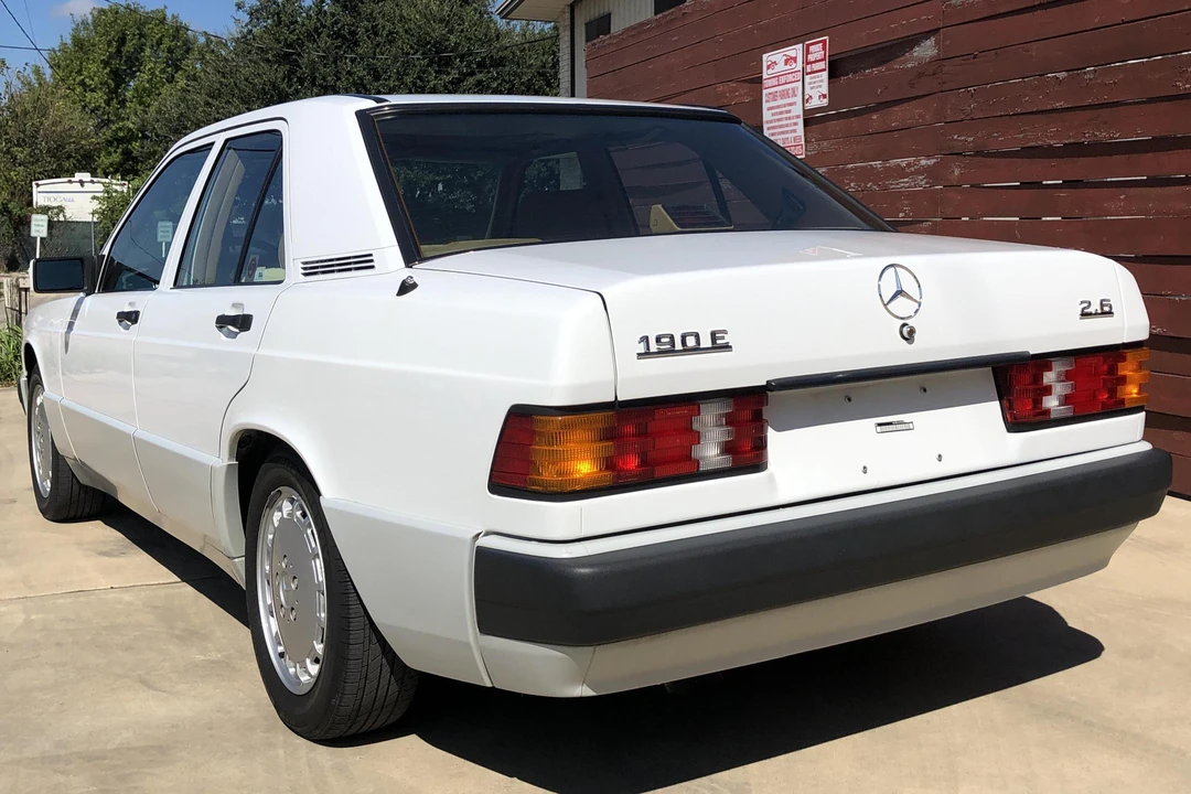1991 Mercedes-Benz 190E - Image 4 of 31