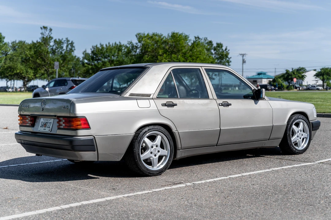 1991 Mercedes-Benz 190E - Image 7 of 31