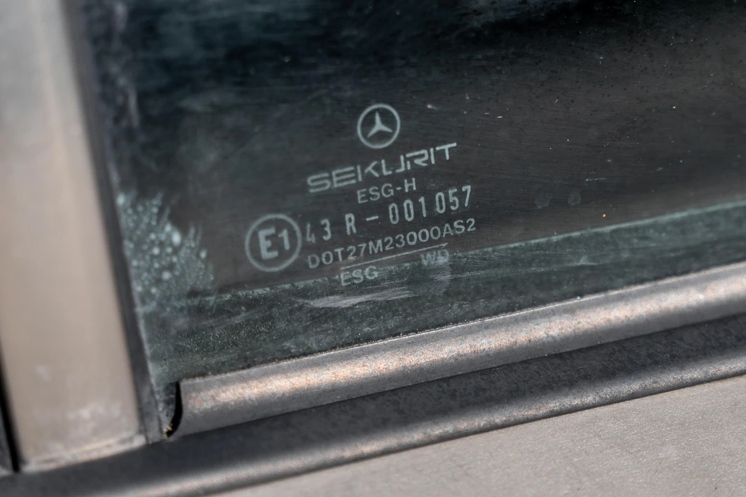 1991 Mercedes-Benz 190E - Image 17 of 31