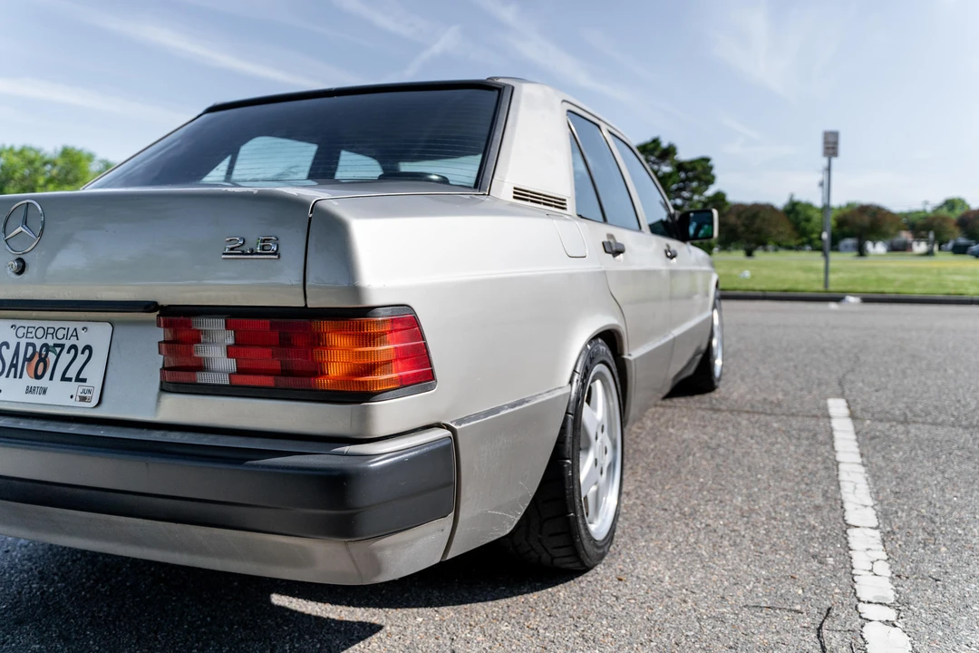1991 Mercedes-Benz 190E - Image 16 of 31