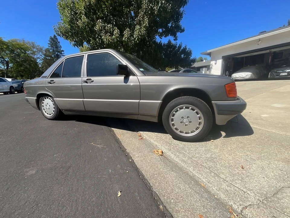 1991 Mercedes-Benz 190E - Image 2 of 15