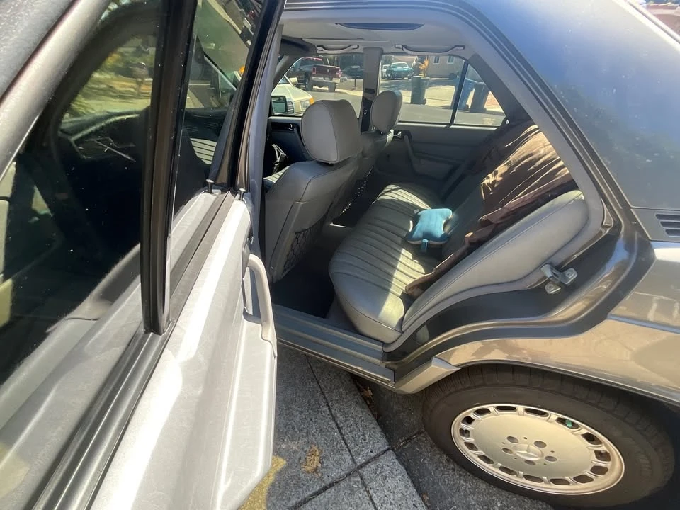 1991 Mercedes-Benz 190E - Image 12 of 15