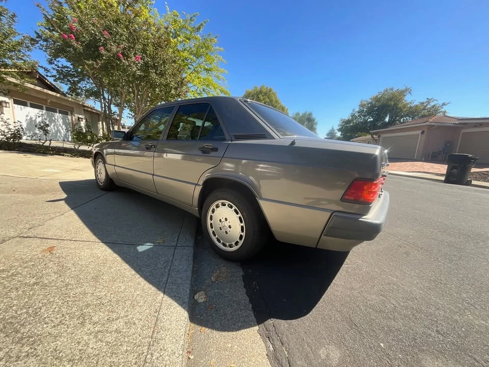 1991 Mercedes-Benz 190E - Image 4 of 15