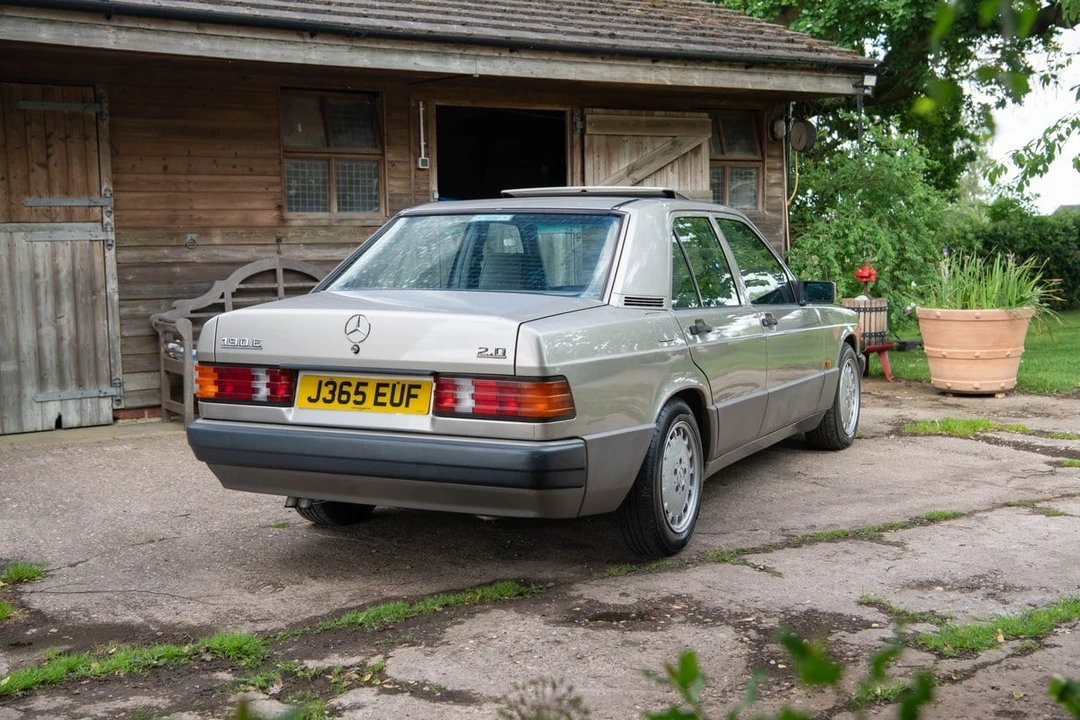 1991 Mercedes-Benz 190E - Image 9 of 30