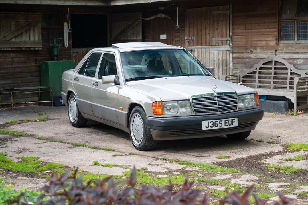 1991 Mercedes-Benz 190E - Image 2 of 30
