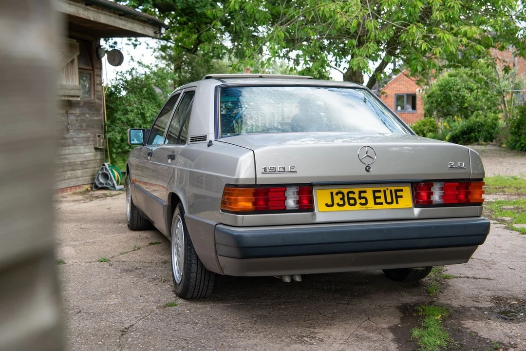 1991 Mercedes-Benz 190E - Image 8 of 30