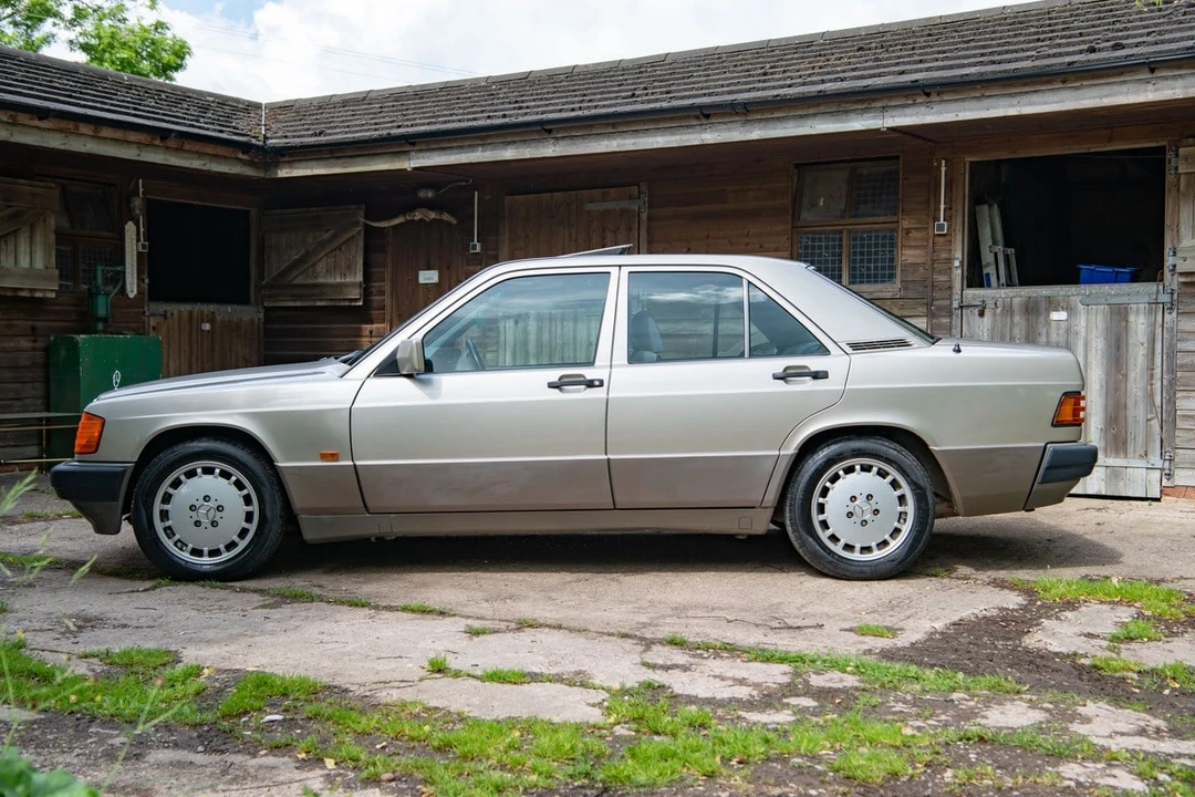 1991 Mercedes-Benz 190E - Image 11 of 30